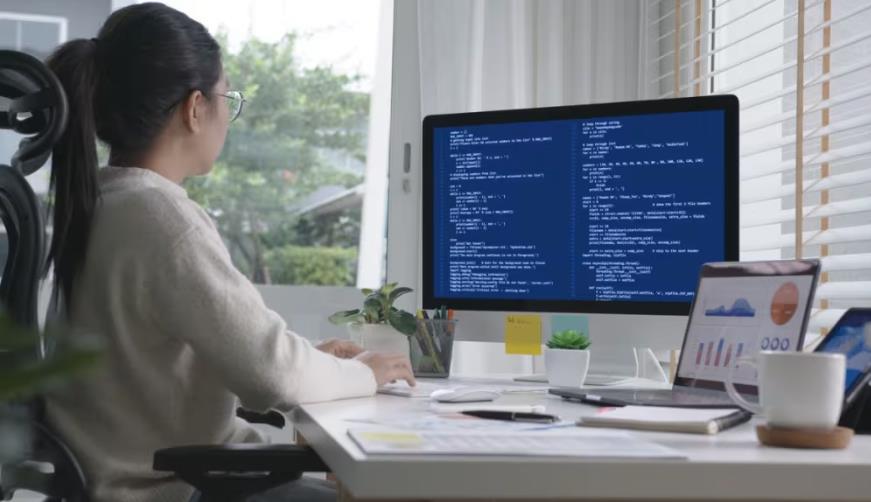 智慧零售新基建：眉县软件开发公司如何构建全渠道商业操作系统？